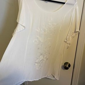 Torrid size 5x cotton blend white embroidered top new without tags